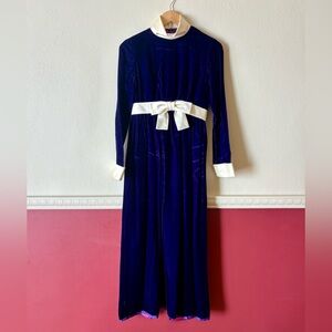 Vintage 1970s purple‎ velvet dress with white satin accents